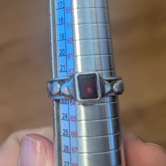 Vintage Sterling Silver Garnet Ring Raised 3D Multidimensional Band Boho Artisan - Picture 7 of 9
